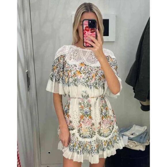 FARM RIO Sweet Bloom Bouquet Short-Sleeve Mini Dress Size Medium - Picture 1 of 11